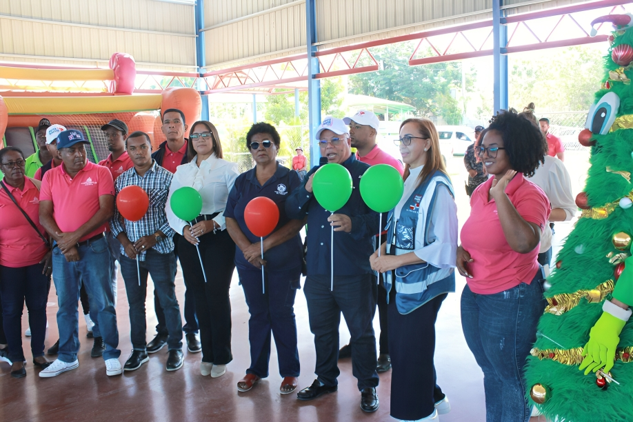 Ministerio de Salud Realiza “Vacunatón” en Elías Piña para Proteger a la Población Infantil contra 17 Enfermedades Ministerio de Salud Realiza “Vacunatón” en Elías Piña para Proteger a la Población Infantil contra 17 Enfermedades