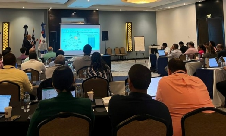 SNS y CDC realizan taller sobre calidad de datos en sistemas de información de salud para VIH