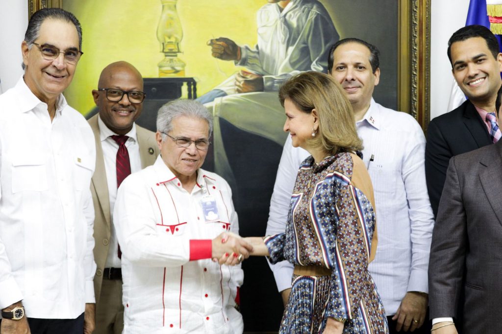 Colegio Médico Dominicano suspende paro tras acuerdo en reunión encabezada por Raquel Peña Colegio Médico Dominicano suspende paro tras acuerdo en reunión encabezada por Raquel Peña