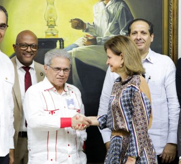 Colegio Médico Dominicano suspende paro tras acuerdo en reunión encabezada por Raquel Peña