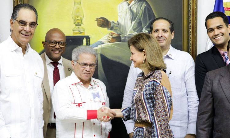 Colegio Médico Dominicano suspende paro tras acuerdo en reunión encabezada por Raquel Peña