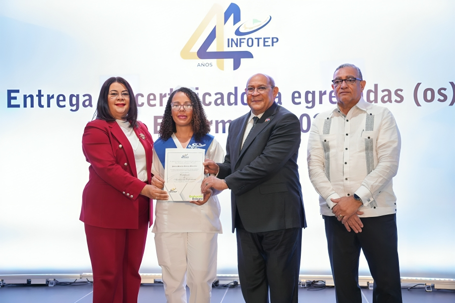 INFOTEP gradúa a 335 auxiliares de enfermería, fortaleciendo el sector salud en la República Dominicana