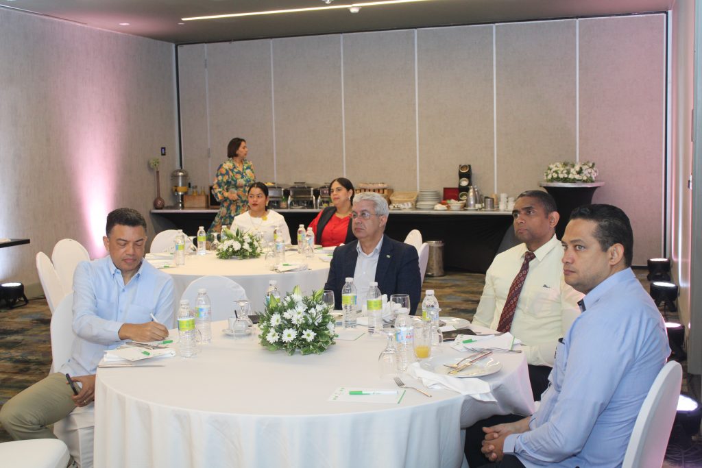 Expertos de la salud se reúnen en el OSTEO SUMMIT RD para capacitar en densitometría ósea