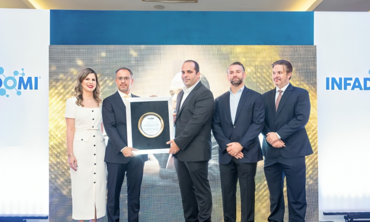 INFADOMI reconoce a la DIGEMAPS y rinde homenaje a líderes de la industria farmacéutica