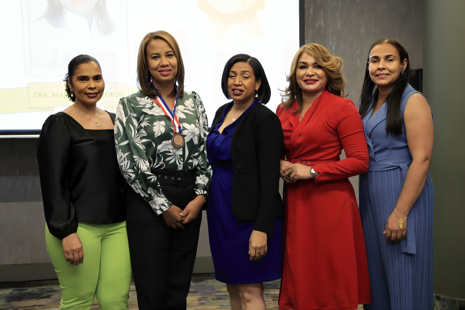 SNS premia la calidad y humanización de los servicios de hemodiálisis en hospitales de República Dominicana