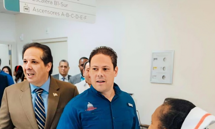 Autoridades supervisan funcionamiento del Hospital Materno Infantil de la Ciudad Sanitaria Luis Eduardo Aybar