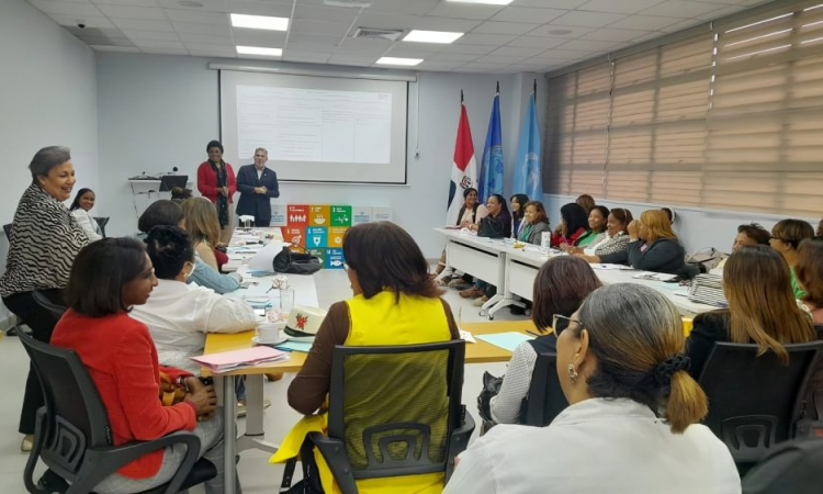 Servicio Nacional de Salud capacita a enfermeras en la elaboración de planes de cuidados hospitalarios con el apoyo de la OPS