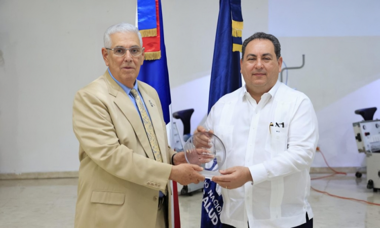 SNS fortalece la salud bucal en la Red Pública con inversión de RD$44,676,377 en equipos e insumos odontológicos