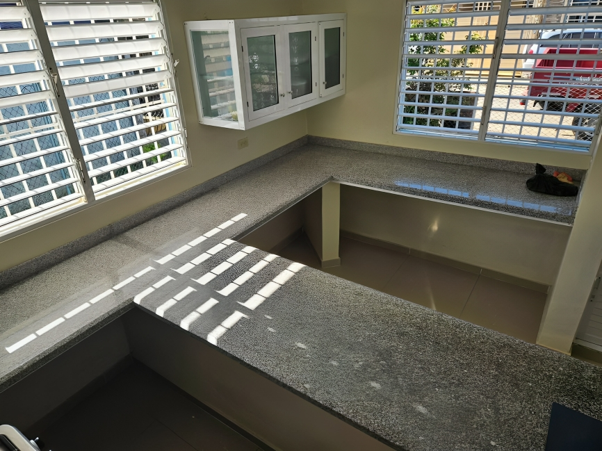 SRS Cibao Central supervisa área de laboratorio clínico en CPN Tireo, Constanza