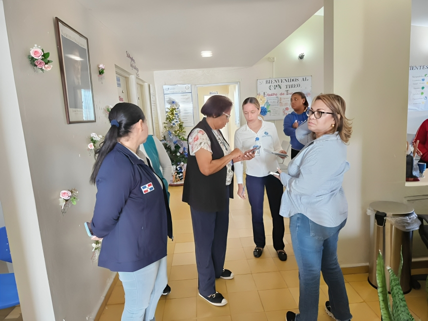 SRS Cibao Central supervisa área de laboratorio clínico en CPN Tireo, Constanza