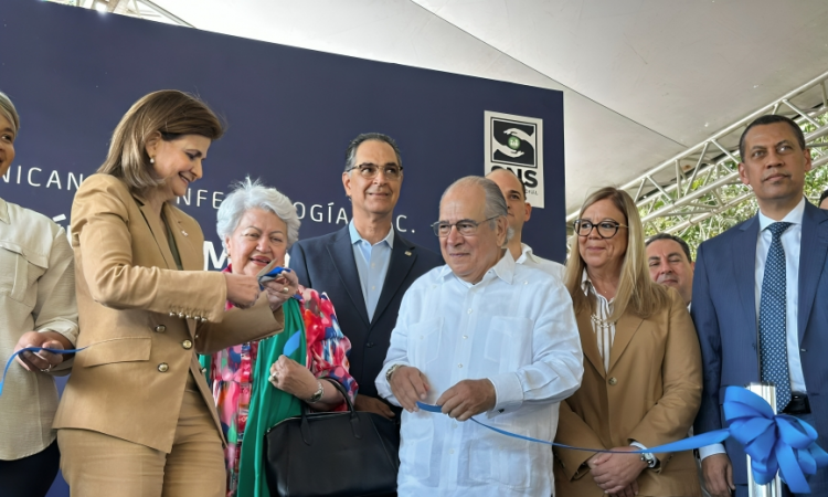 Inauguran policlínica modelo de atención primaria Santa Fe en San Pedro de Macorís