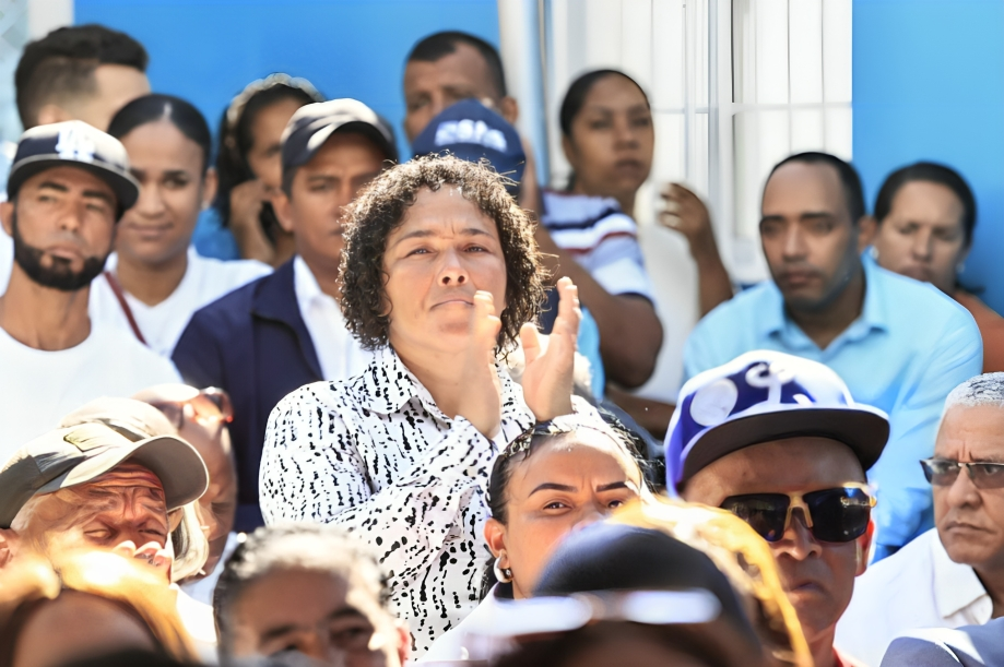 La vicepresidenta Raquel Peña inaugura el renovado Centro de Primer Nivel Arroyo Toro en Monseñor Nouel