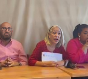 Trabajadores administrativos de salud exigen equidad salarial y amenazan con paro
