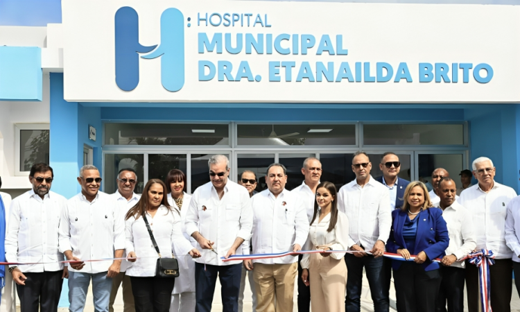 Gobierno entrega ampliación de emergencia del Hospital Doctora Etanailda Brito en Las Guáranas