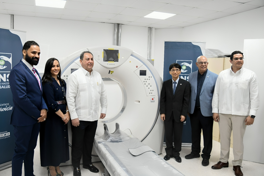 Hospital Darío Contreras recibe tomógrafo de 128 cortes donado por el Gobierno de Japón