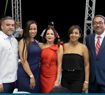 Clínica de Medicina Familiar Dr. Franklin Peña celebra su 34º aniversario con reconocimiento a la excelencia médica