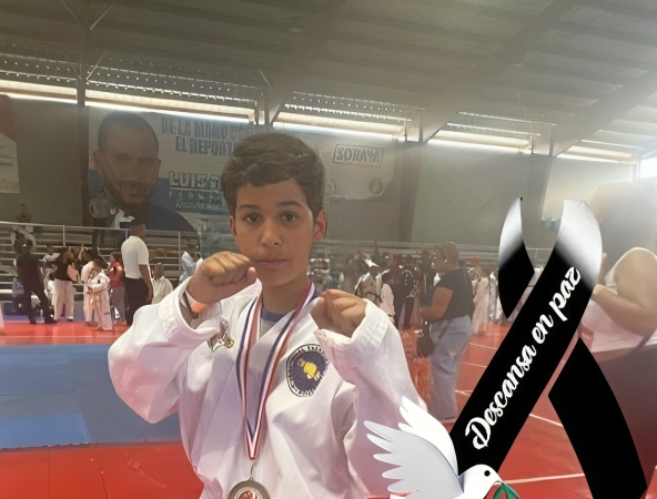 Familiares piden justicia por muerte de adolescente en el Hospital Arturo Grullón tras presunta negligencia médica