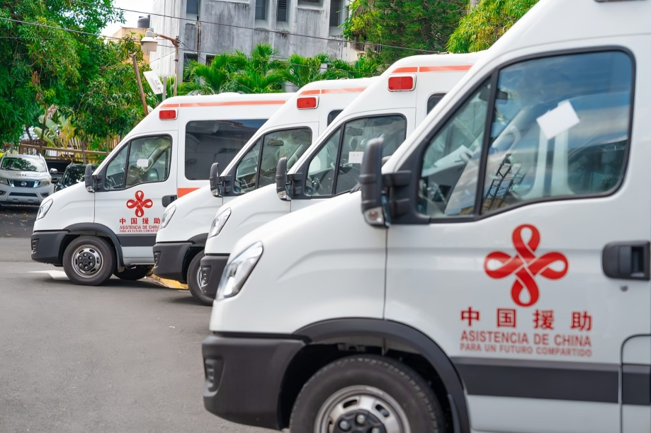 República Dominicana recibe 120 nuevas ambulancias donadas por China para fortalecer atenciones extrahospitalarias