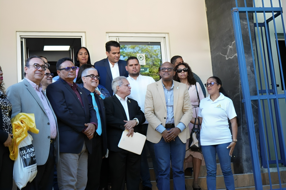 Director del SNS y presidente del CMD acuerdan reunión para lograr el consenso