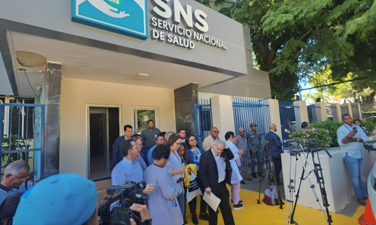 Director del SNS y presidente del CMD acuerdan reunión para lograr el consenso