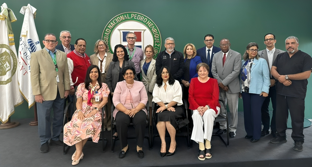 ADOFEM y MESCyT impulsan el rediseño curricular en Escuelas de Medicina de República Dominicana