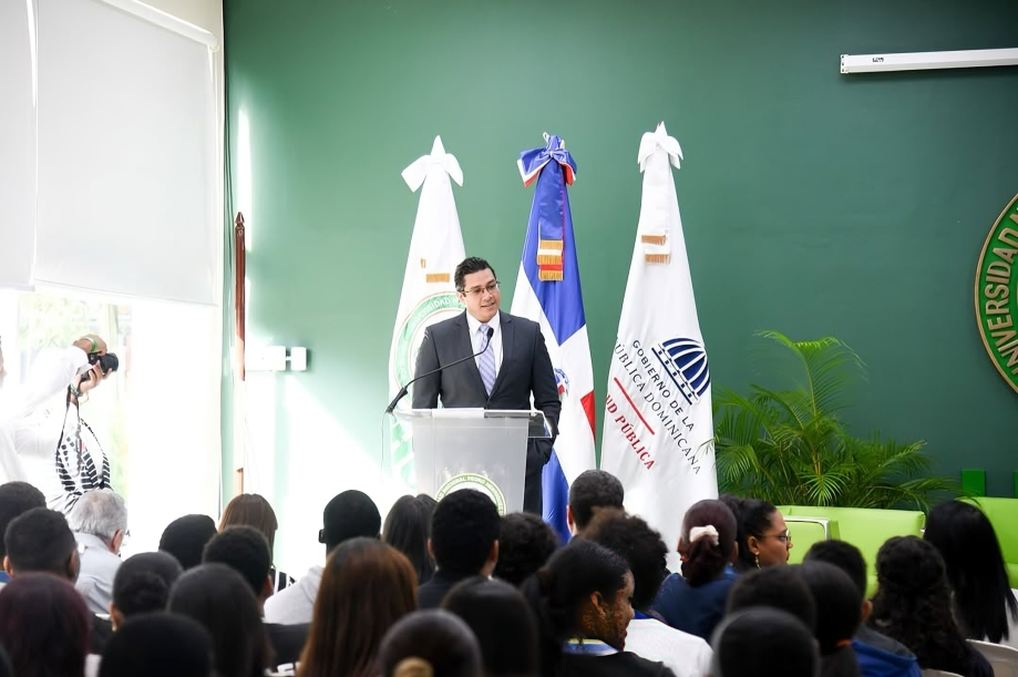 Salud Pública, Ministerio de la Juventud y UNPHU impulsan políticas de salud para adultos jóvenes