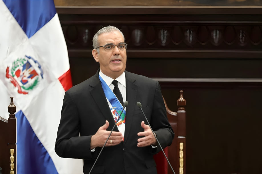 Presidente Abinader destaca avances en salud durante discurso de Independencia