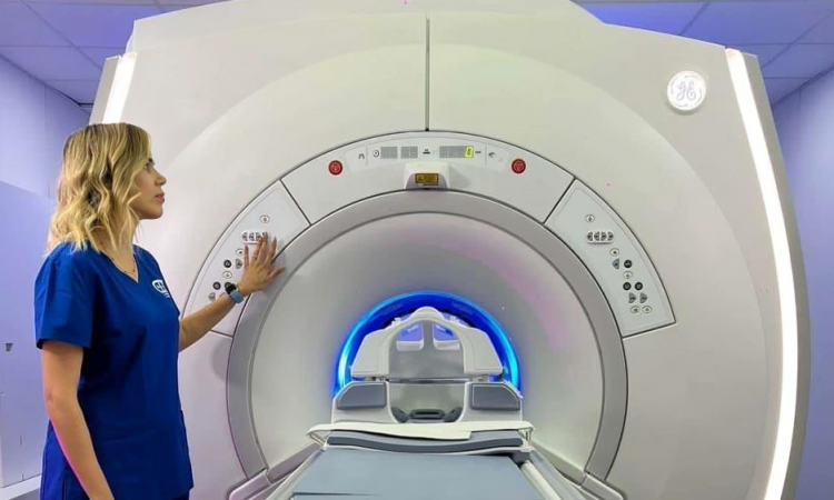 Clínica Abreu incorpora Inteligencia Artificial en su nuevo equipo de resonancia magnética 3 Tesla