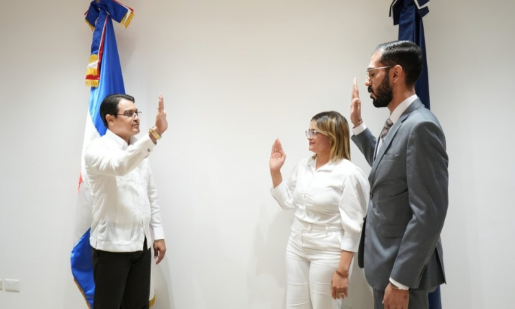 Director del Servicio Regional de Salud Cibao Norte juramenta nuevos directores en hospitales municipales