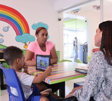 Familias dominicanas enfrentan travesías extremas para acceder a tratamiento contra el cáncer infantil
