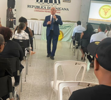 Acción Tejadista fortalece la educación médica continua con jornada científico-médica en Samaná