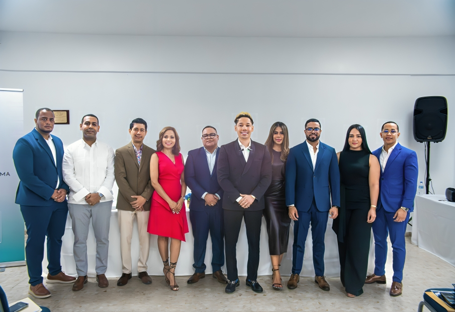 SEDAF juramenta 49 nuevos especialistas en armonización orofacial en Santo Domingo
