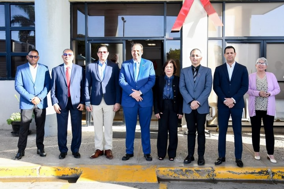 CONAVIHSIDA entrega furgonetas para fortalecer el traslado de muestras y reactivos en salud pública