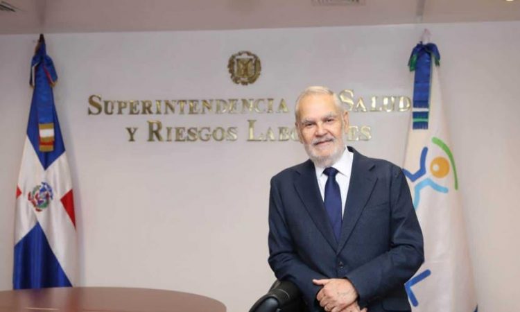 Sisalril evalúa impacto del gasto en medicamentos y propone medidas para reducir costos