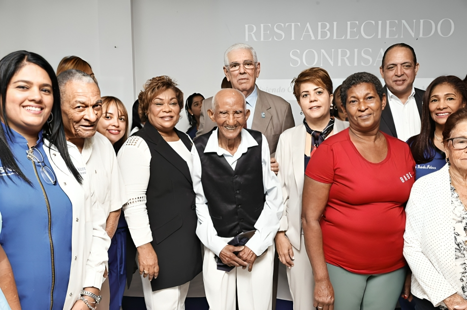 SNS rehabilita la sonrisa de 134 adultos mayores con prótesis dentales gratuitas SNS rehabilita la sonrisa de 134 adultos mayores con prótesis dentales gratuitas