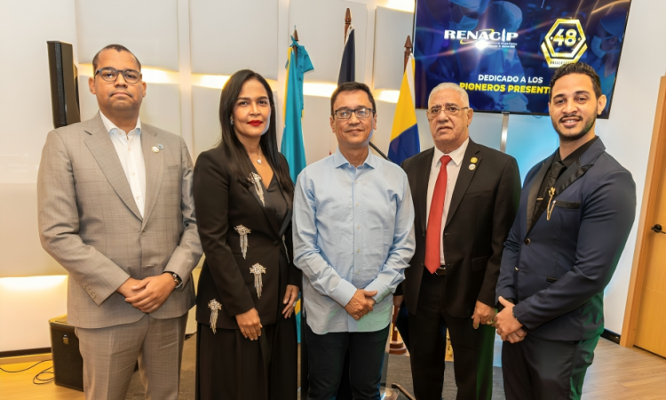 Renacip celebra su 48 aniversario con conferencia sobre bioética en cirugía plástica