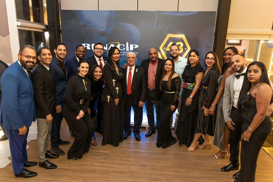 Renacip celebra su 48 aniversario con conferencia sobre bioética en cirugía plástica