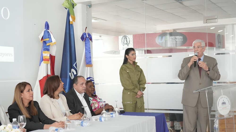 SNS rehabilita la sonrisa de 134 adultos mayores con prótesis dentales gratuitas