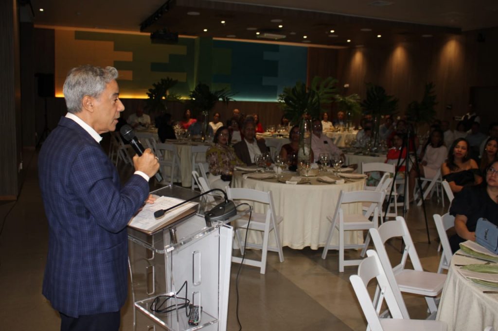 Fundación Cenicardio celebra cena conferencia benéfica para ayudar a pacientes de escasos recursos