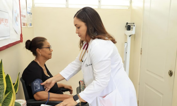 Red Pública de Salud ofreció más de 4.7 millones de consultas a mujeres en 2024