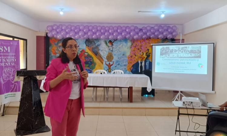 Ceduca resalta la importancia de la salud mental en mujeres durante conversatorio en Santo Domingo
