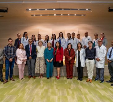 Médicos franceses y CEDIMAT fortalecen cooperación en cirugía cardiovascular pediátrica en República Dominicana