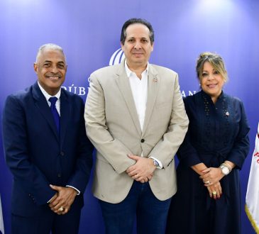 El ministro de Salud Víctor Atallah juramenta a nuevos viceministros de Direcciones Provinciales y Gestión de Riesgo