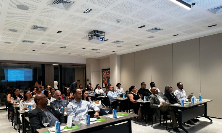 Uso racional de antibióticos en ginecología fue abordado en Cena Científica organizada por la SDOG y Laboratorios LAM