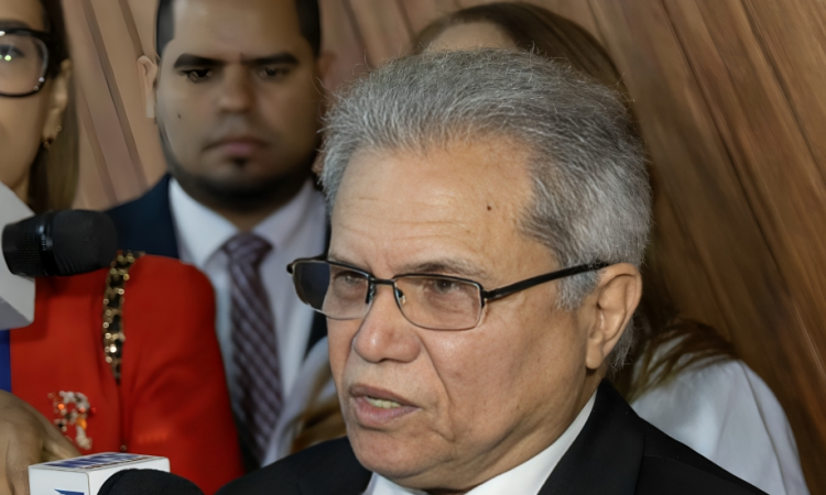 CMD y personal sanitario valoran protocolo del gobierno que exige documentación a extranjeros en hospitales