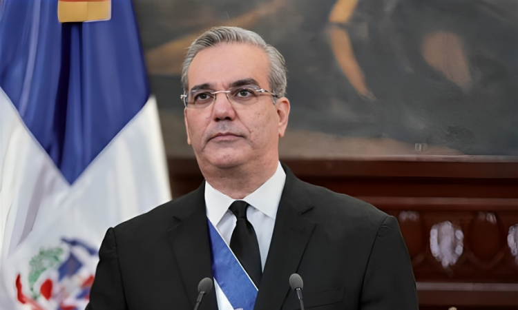 Presidente Abinader dispone nuevos requisitos para inmigrantes en hospitales públicos