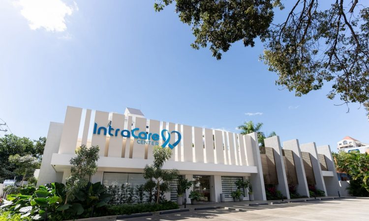 IntraCare Center recibe certificación ISO 9001:2015 y se posiciona como referente en calidad oncológica en República Dominicana