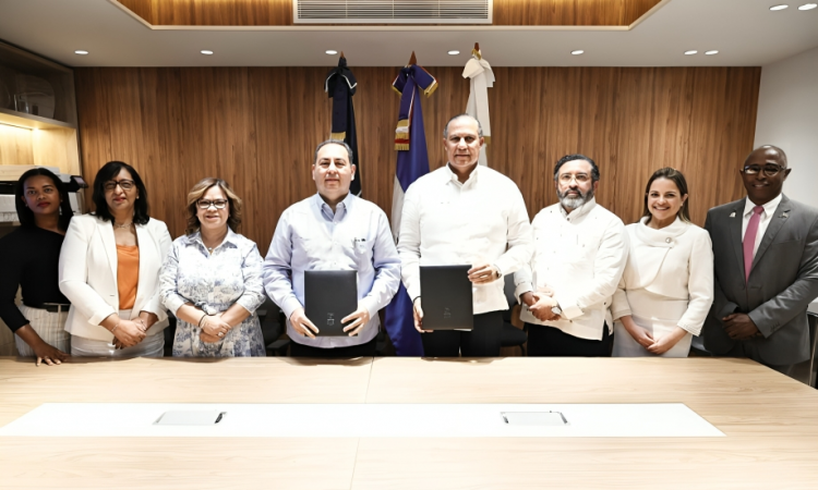 SNS firma tres acuerdos estratégicos para mejorar la calidad de la Red Pública de Salud