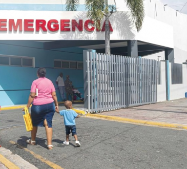 Paro médico de 48 horas afecta servicios en hospitales y deja pacientes sin atención en Santo Domingo y provincias