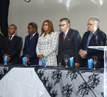 Hospital Materno Evangelina Rodríguez gradúa nueva promoción de especialistas en ginecoobstetricia y neonatología
